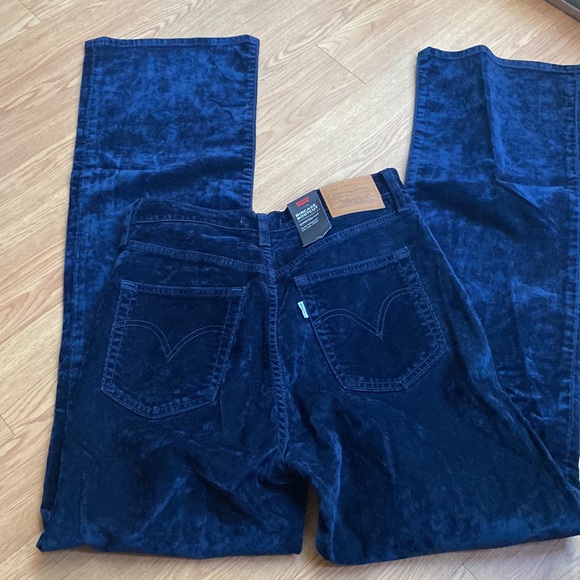 Levi’s Ribcage Bootcut corduroy denim jeans. Never worn. - Picture 3 of 3